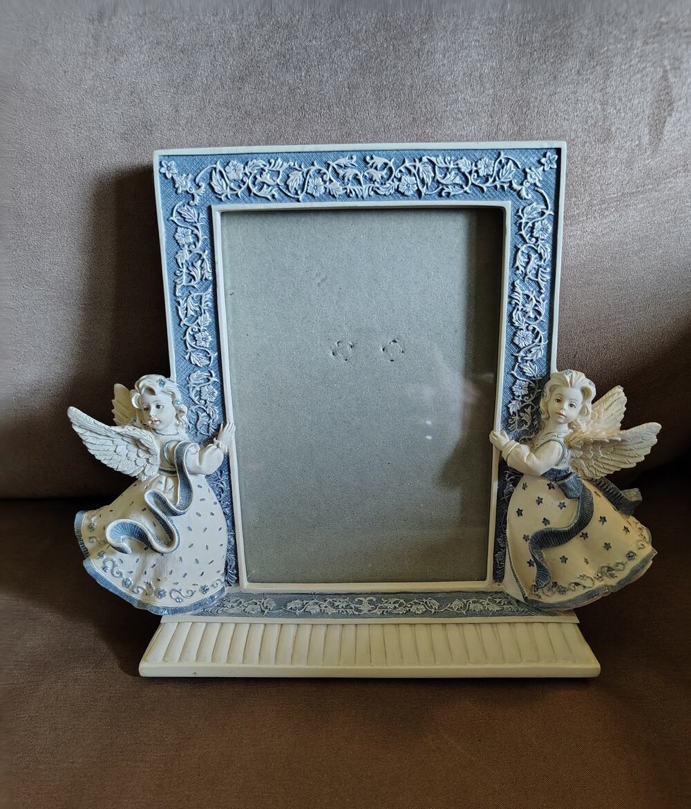 Vintage Picture Frame 4 x 6 Sarah's Angels GrannyCore Cherubs shabby Chic resin